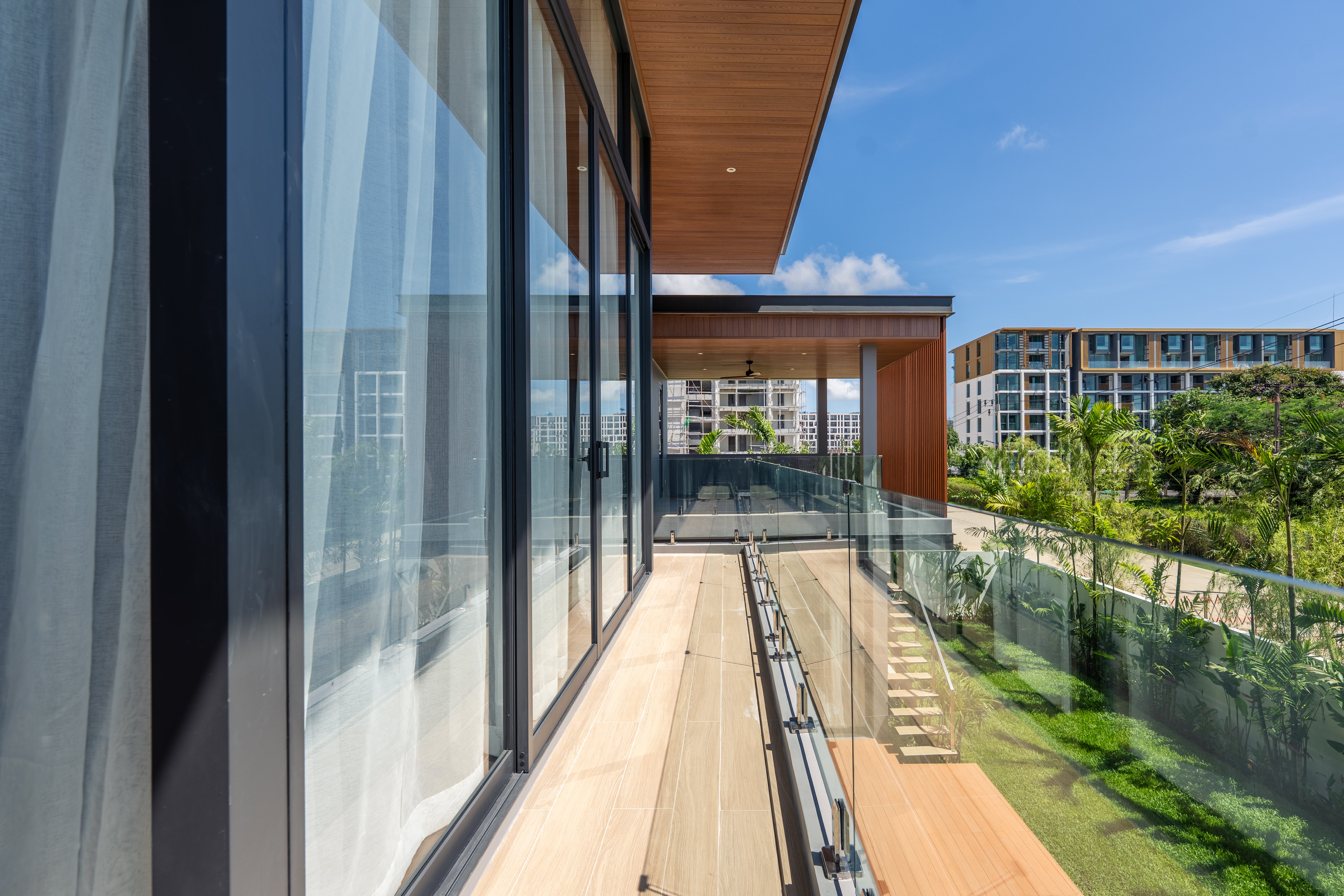 The Ozone Grand Residences 15